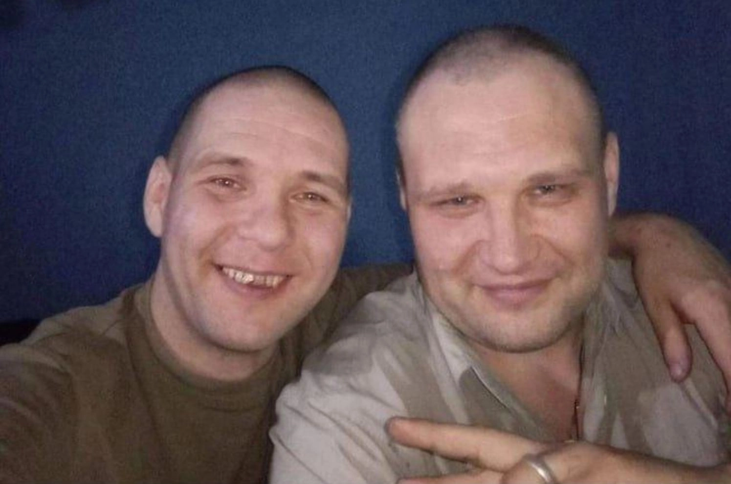 “Storm Z” / “Storm V” personnel: Dmitry Malyshev, sentenced to 25 years in 2015 for murdering a man and filming himself eating the victim’s heart, takes a selfie with Alexander Maslennikov, who got 23 years for murdering and dismembering two women he met at a nightclub