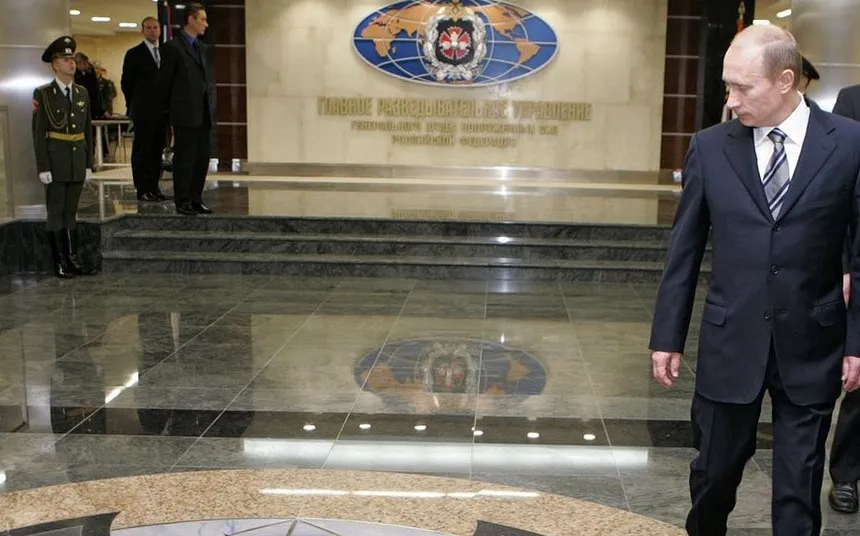 Roshka the Bear: How the French president's mailbox was hacked by Russian intelligence