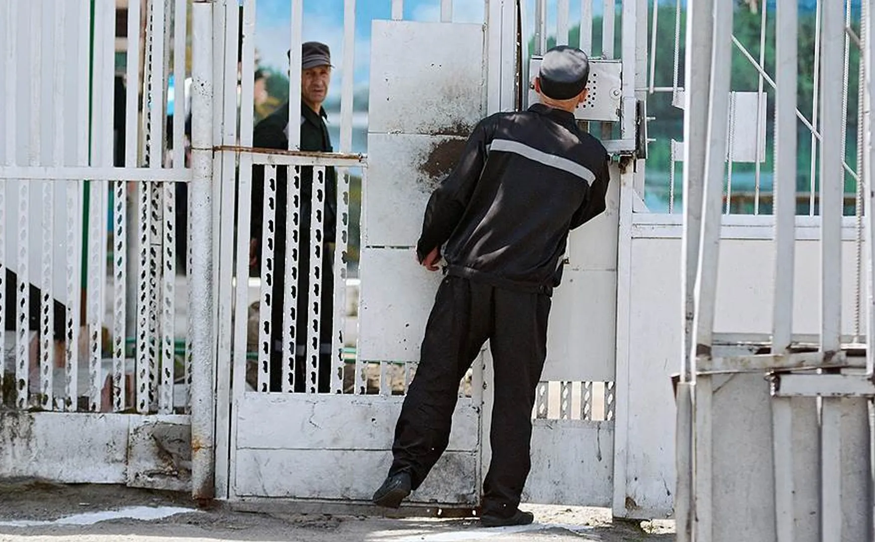“The vital organs are intact – keep f*****g him up”: For years, prisoners have been tortured in Krasnoyarsk Cell Block 31
