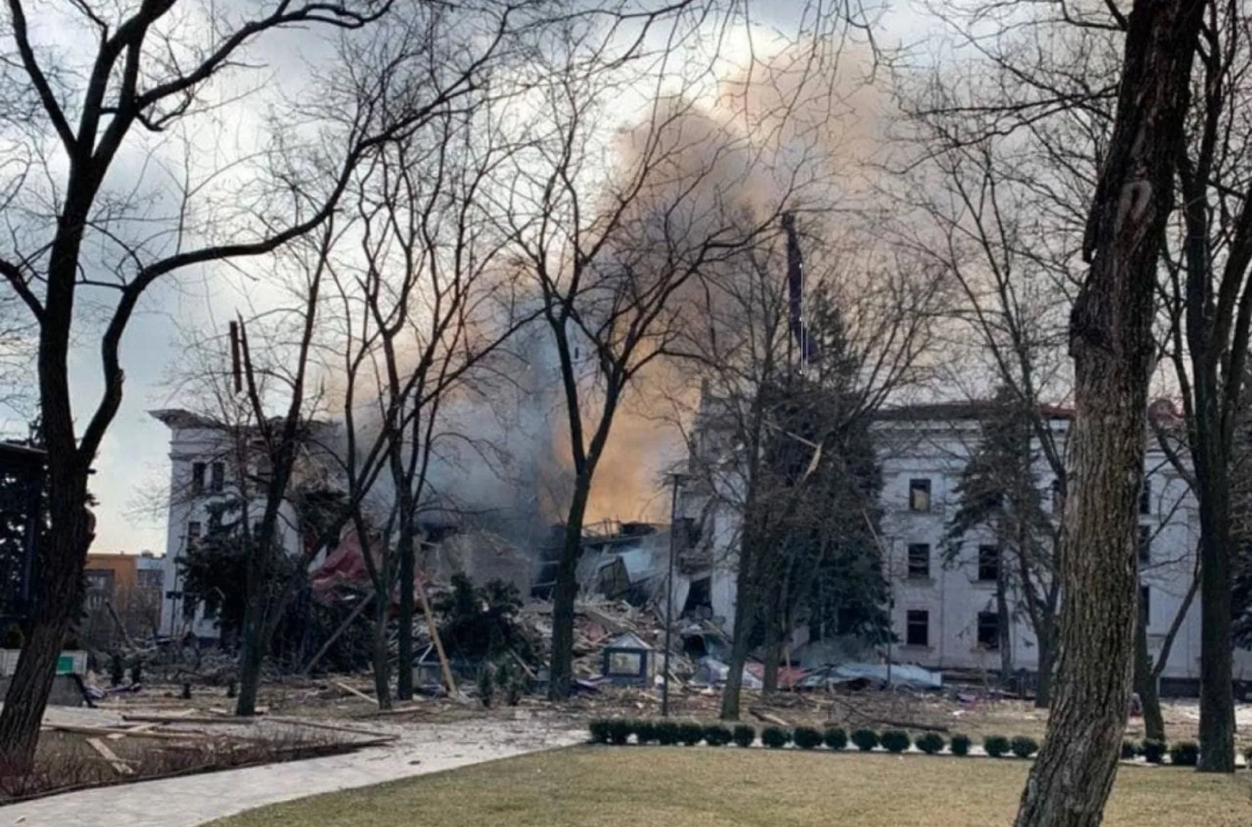 Russian Defense Ministry Fake News: Ukrainian «Nazis» blew up a Mariupol theater used as a shelter for civilians