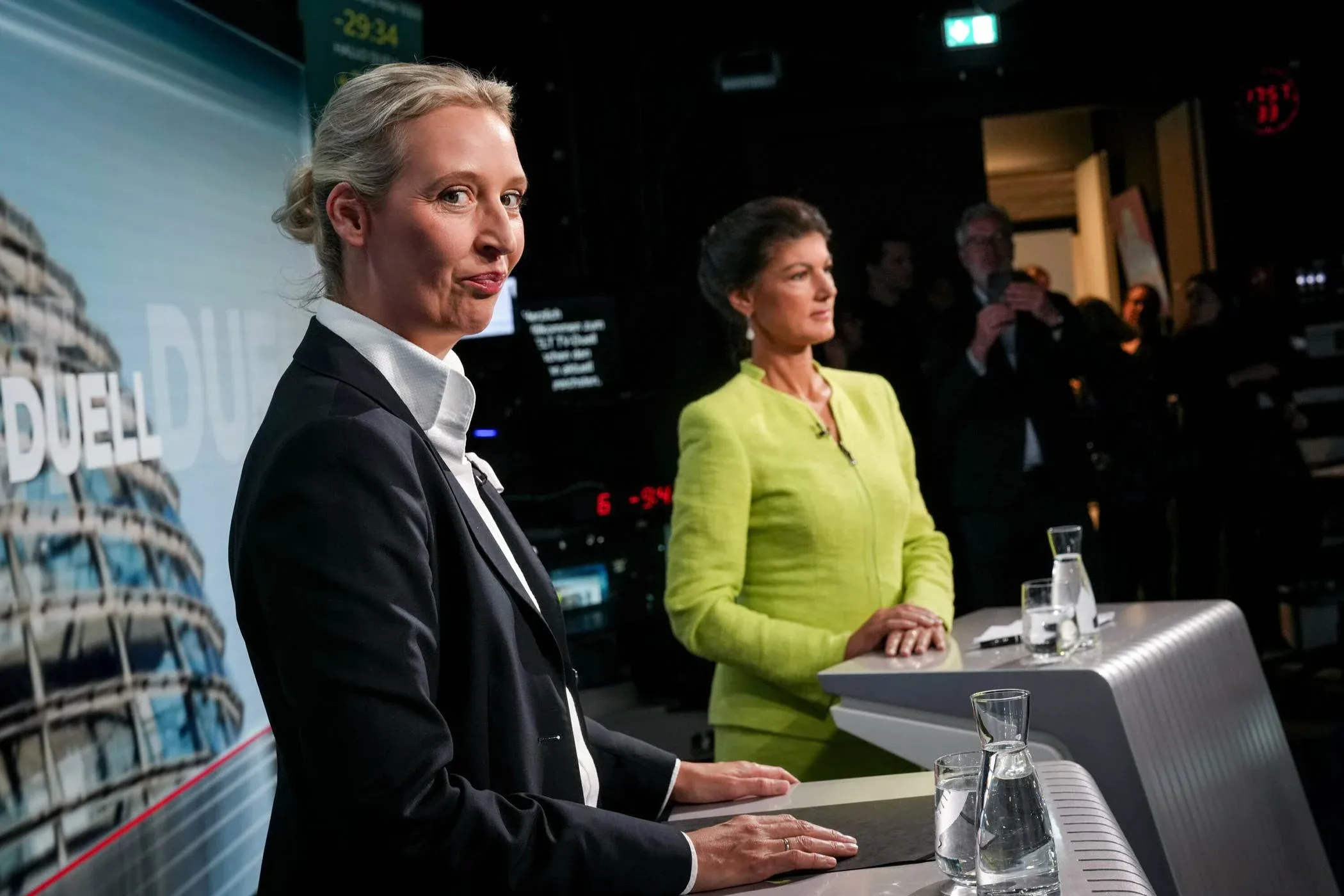 Fight like a girl: Leaders of Germany’s much-hated extreme right and left parties clash over protest votes