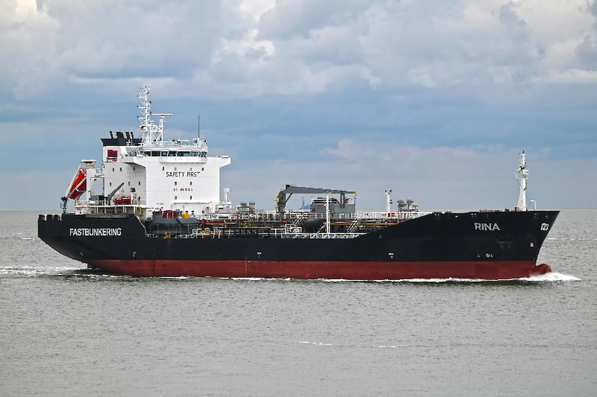 Two vessels refueling Russia’s “shadow fleet” — Rina and Zircone — still receive maintenance in the Baltic, The Maritime Executive reports