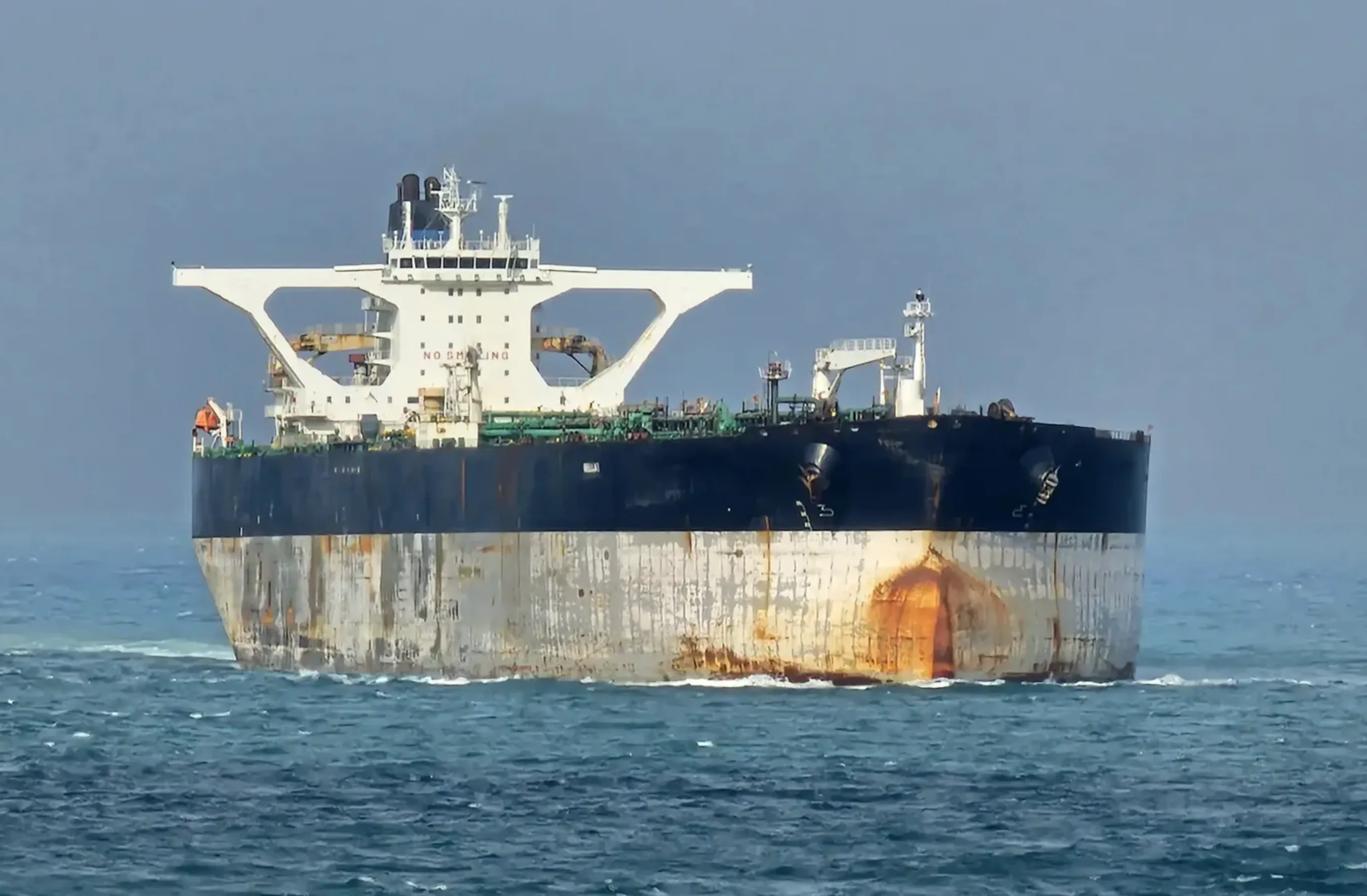 Tanker pursued by the U.S. for two weeks switches to Russian registry and heads north at top speed