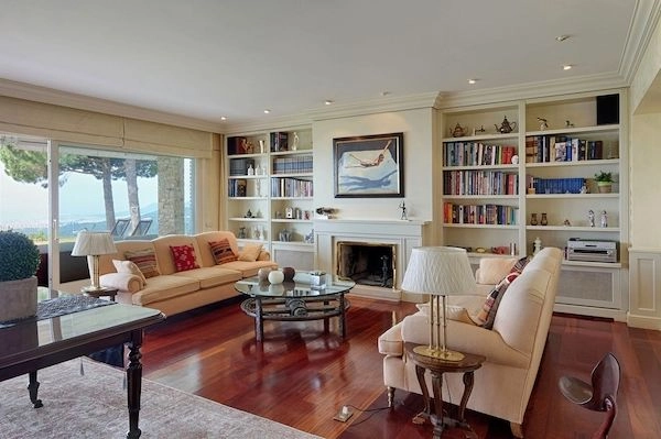 Image from gallery