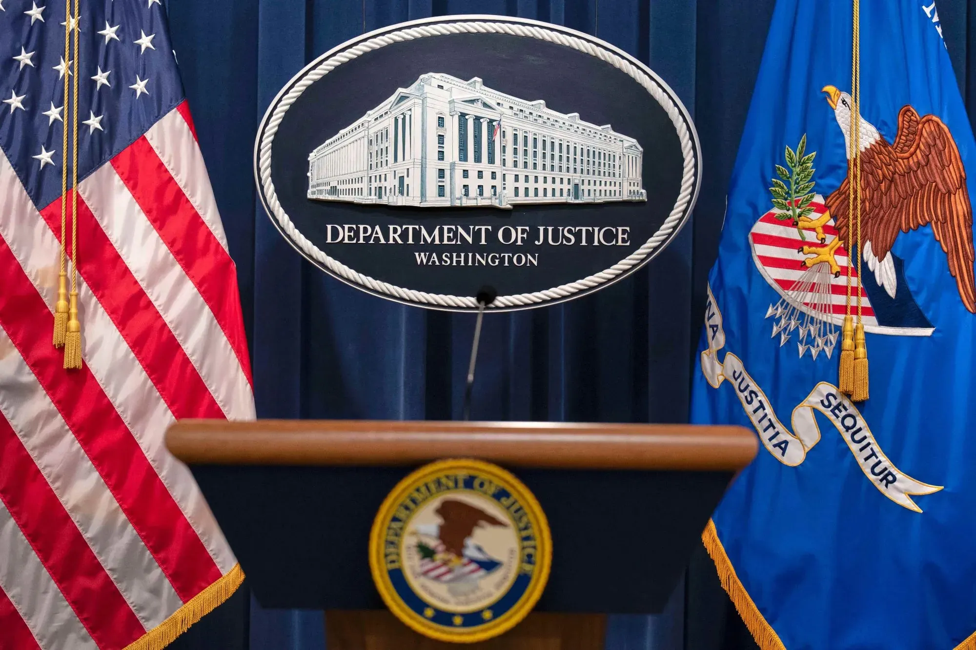 U.S. sentences Kyrgyz national who illegally exported American firearms to Russia to 39 months in prison following The Insider investigation